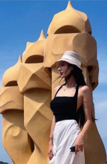 前TVB小生夫婦豪遊杜拜周身名牌放閃!嫩妻5年抱4比堅尼上陣曬超狂身材