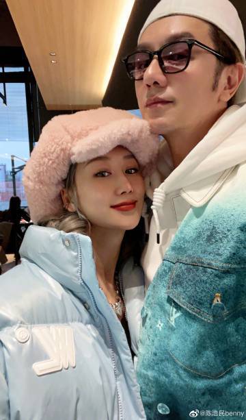 陳浩民老婆西班牙曬泳裝大解放 網友讚蔣麗莎身形弗爆 完全唔似生過4個！ 