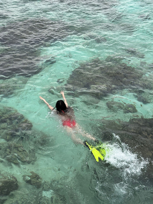 陳浩民老婆西班牙曬泳裝大解放 網友讚蔣麗莎身形弗爆 完全唔似生過4個！ 