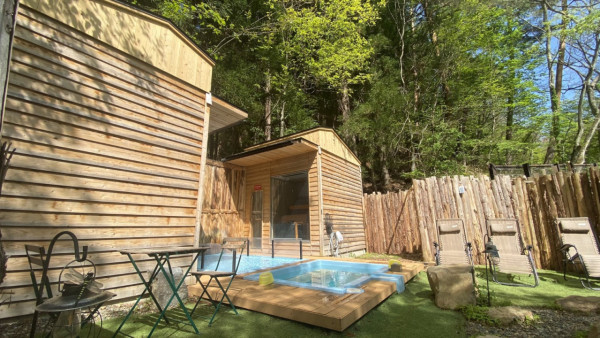 外國遊客入住日本溫泉旅館後走數 百年旅館報警求助 發文批住客缺德