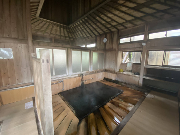 外國遊客入住日本溫泉旅館後走數 百年旅館報警求助 發文批住客缺德