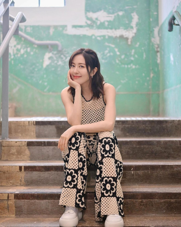 唐詩詠與「翻版洪天明」遊USJ 戴情侶頭箍展露甜笑！親回網民祝福新戀情疑雲 