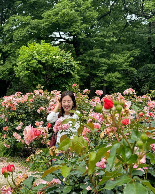 唐詩詠與「翻版洪天明」遊USJ 戴情侶頭箍展露甜笑！親回網民祝福新戀情疑雲 