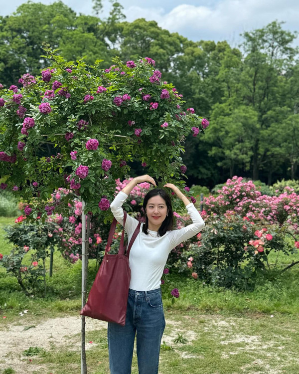 唐詩詠與「翻版洪天明」遊USJ 戴情侶頭箍展露甜笑！親回網民祝福新戀情疑雲 