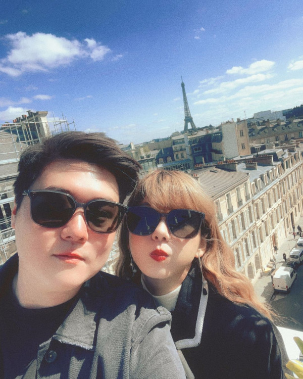 張家朗孖法籍女友蜜遊沖繩 曬石垣島打卡合照罕有放閃 