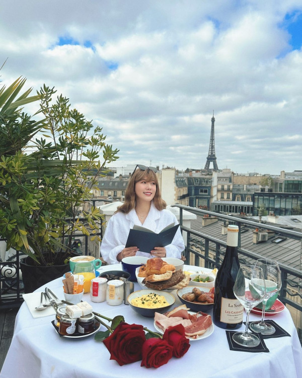 張家朗孖法籍女友蜜遊沖繩 曬石垣島打卡合照罕有放閃 