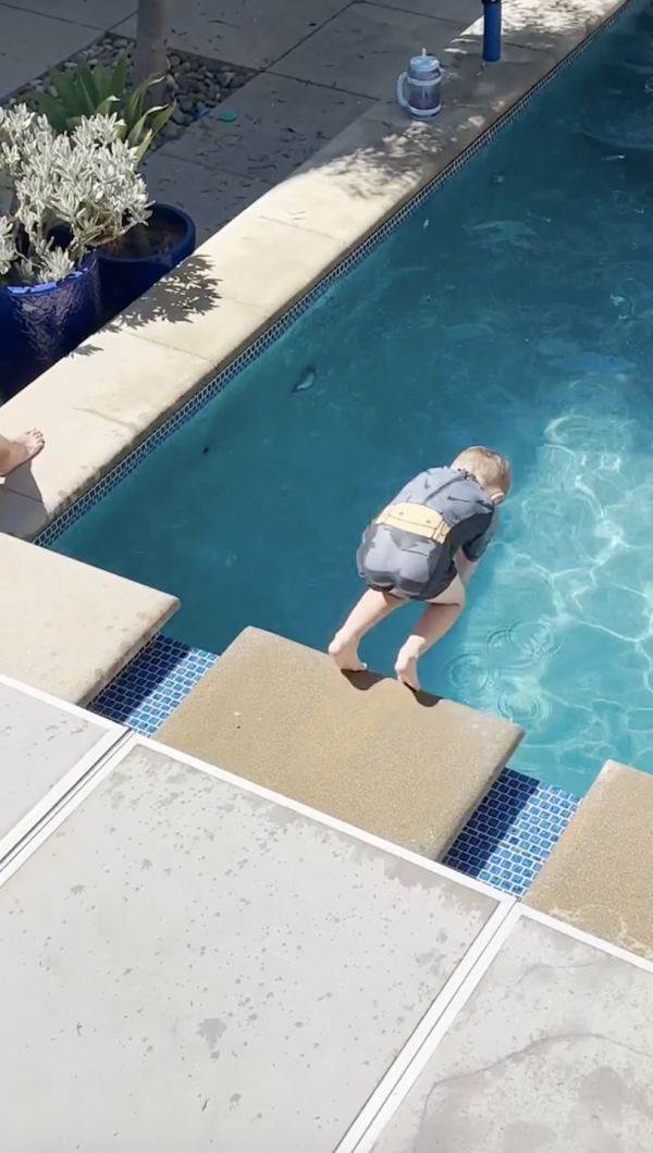 Tom Daley快閃香港24小時 桑拿室派福利照！僅包一條毛巾大騷腹肌 