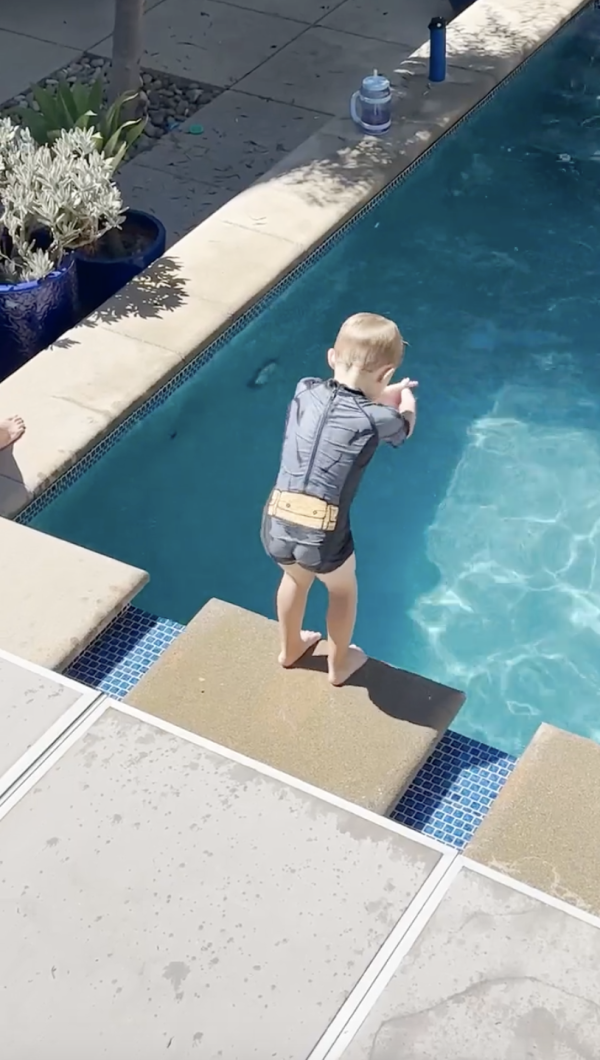 Tom Daley快閃香港24小時 桑拿室派福利照！僅包一條毛巾大騷腹肌 