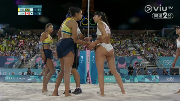 奧運女子沙排決賽兩隊起罵戰  現場播1首名曲化怒火！選手即笑兼拍手讚好 