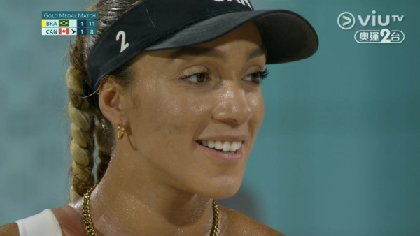 奧運女子沙排決賽兩隊起罵戰  現場播1首名曲化怒火！選手即笑兼拍手讚好 