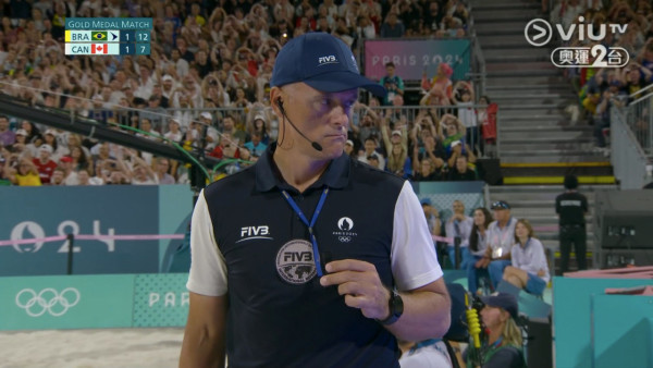 奧運女子沙排決賽兩隊起罵戰  現場播1首名曲化怒火！選手即笑兼拍手讚好 