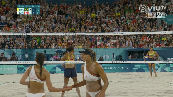 奧運女子沙排決賽兩隊起罵戰  現場播1首名曲化怒火！選手即笑兼拍手讚好 