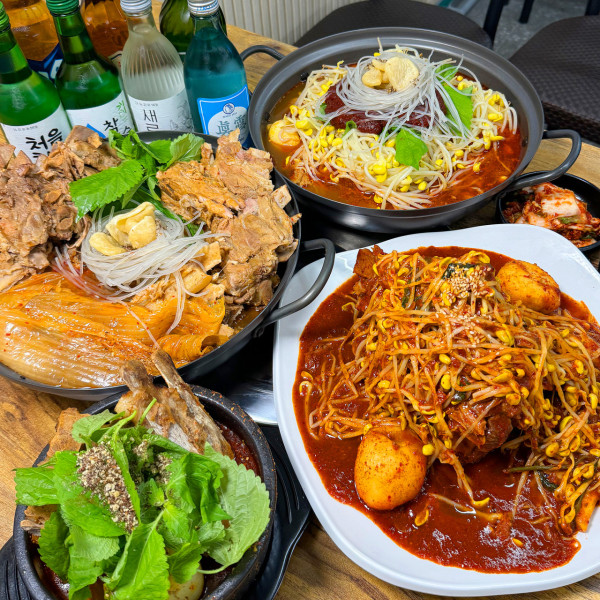 漢南洞24小時豬骨湯(24시 뼈다귀 감자탕) 首爾漢南洞攻略