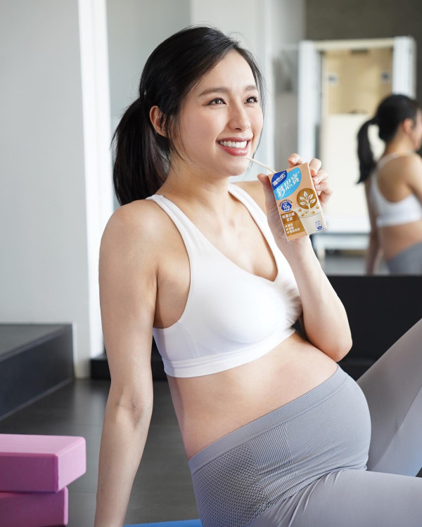 前TVB女星佗B飛馬爾代夫度假 泳裝曬纖瘦身材 上圍明顯升級 