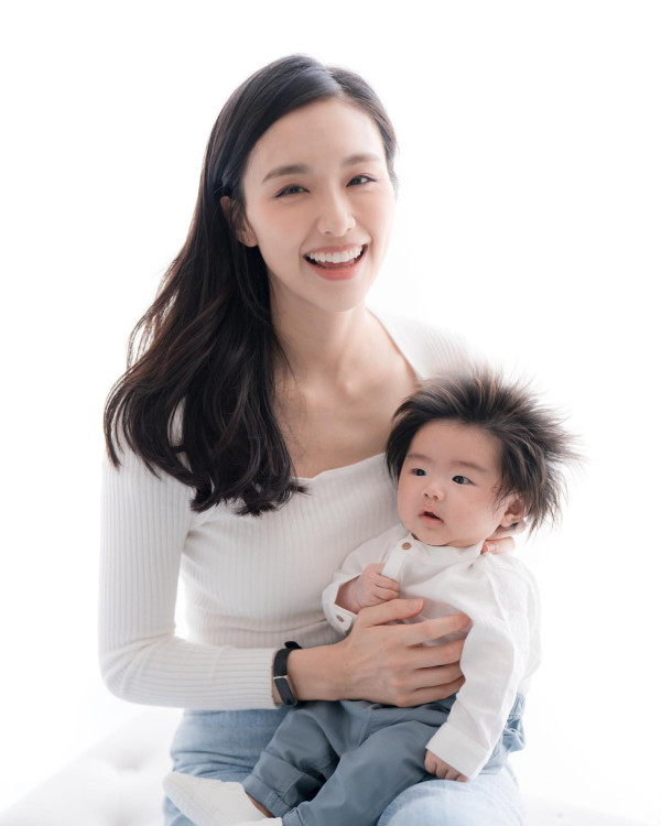 前TVB女星佗B飛馬爾代夫度假 泳裝曬纖瘦身材 上圍明顯升級 