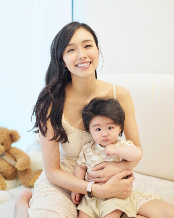 前TVB女星佗B飛馬爾代夫度假 泳裝曬纖瘦身材 上圍明顯升級 