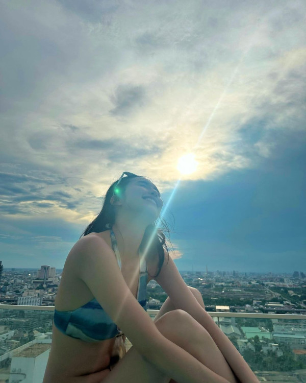 TVB富貴女星大馬曬噴血泳照疑失手凸腩？ 曾認升CUP上圍 揚言一世不「拆彈」 