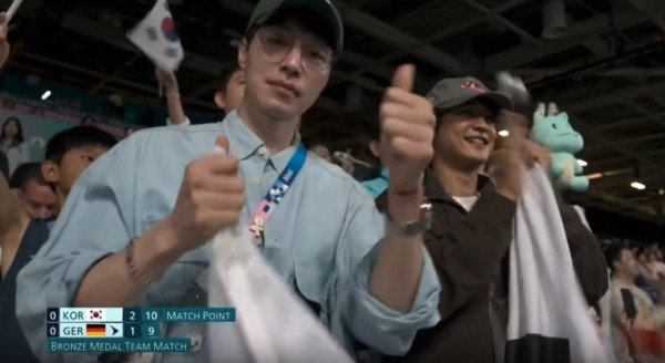 二人肉緊表情被捕捉