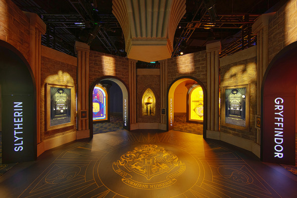 澳門倫敦人「哈利•波特™：展覽」魔法世界 重現經典場面 + 練習魁地奇 + 釀製魔藥 