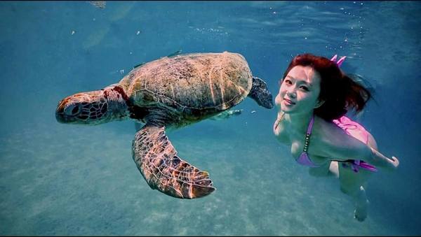 陳凱琳鄭嘉穎帶3個囝囝去泰國!著全紅色家庭裝勁溫馨!