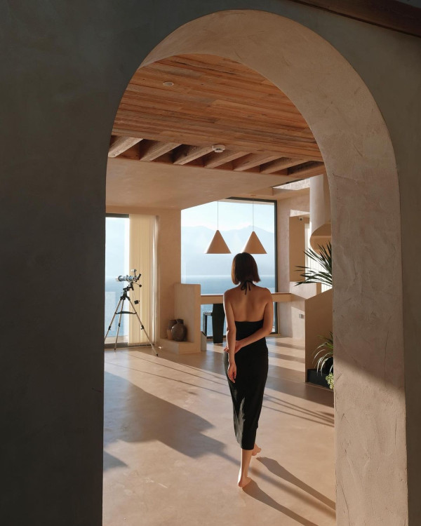 陳凱琳鄭嘉穎帶3個囝囝去泰國!著全紅色家庭裝勁溫馨!