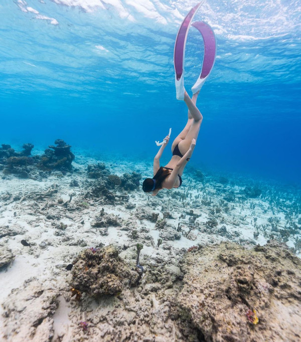 陳凱琳鄭嘉穎帶3個囝囝去泰國!著全紅色家庭裝勁溫馨!