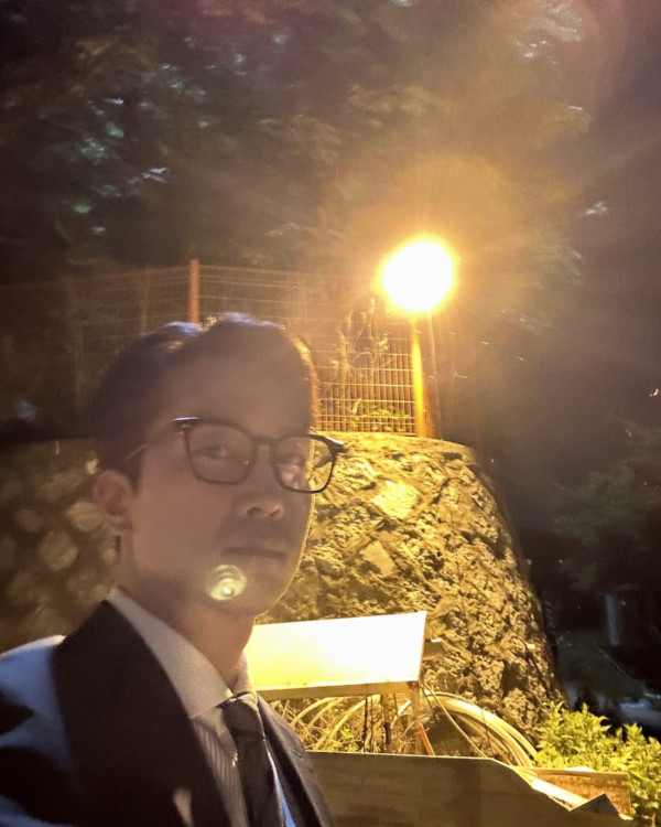 天秤座男生10大性格特質:分析天秤男喜歡你的行為、愛情攻略、優缺點(圖片來源:Instagram@songseungheon1005)