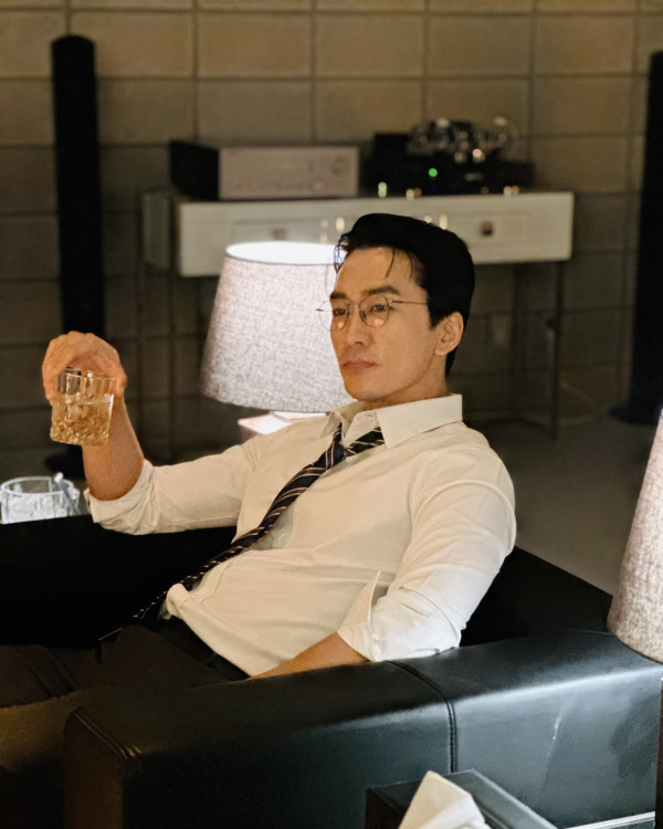 天秤座男生10大性格特質:分析天秤男喜歡你的行為、愛情攻略、優缺點(圖片來源:Instagram@songseungheon1005)