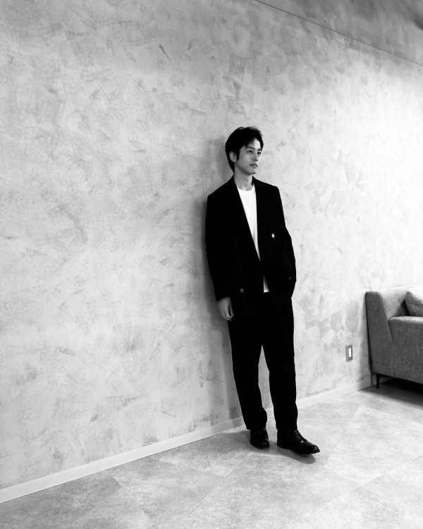 天秤座男生10大性格特質:分析天秤男喜歡你的行為、愛情攻略、優缺點(圖片來源:Instagram@tori.matsuzaka.official)