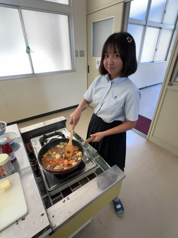 美心妹妹返日本讀書徵求香港手信建議 誤以為呢款零食係違禁品：點過關？ 