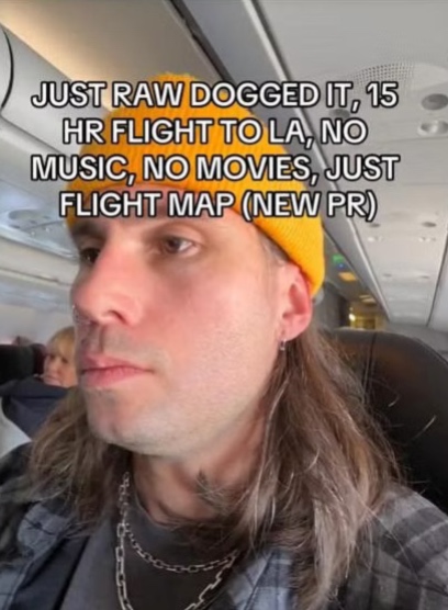 男乘客疑醉酒機上掌摑空服員 導致航班緊急降落！暴力男下場曝光 