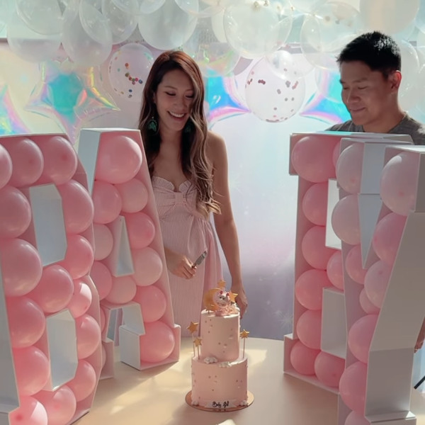 前港姐季軍誕女榮升新手媽媽!拍片餵人奶惹熱論!大呻餵人奶的辛酸