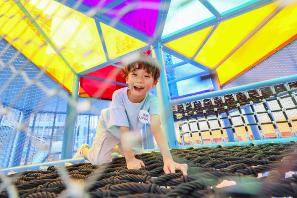 2026親子好去處！13大免費商場遊樂場 放電必玩隱藏恐龍/孔雀滑梯