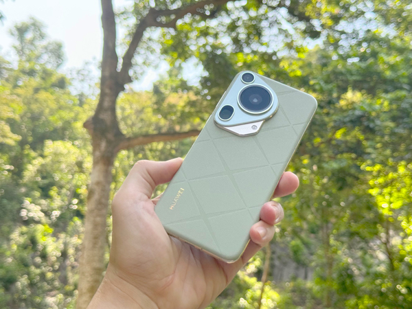 HUAWEI Pura 70 Ultra 衛星通訊實現最強天地連綫!隨時打出打入無難度