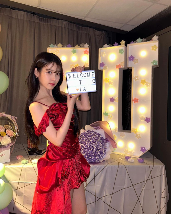 IU新劇濟州島油菜花田取景 劇照美如畫 以四季象徵人生階段蛻變 