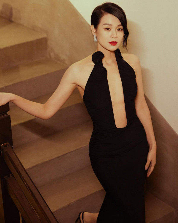 胡杏兒馬爾代夫性感大解放！換3套泳裝曬美腿+零贅肉身材 網民：邊似生過3個 