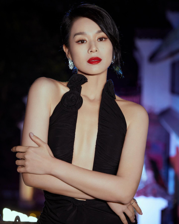 胡杏兒馬爾代夫性感大解放！換3套泳裝曬美腿+零贅肉身材 網民：邊似生過3個 