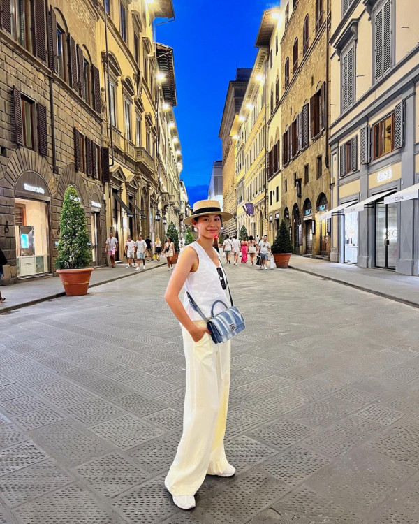 胡杏兒馬爾代夫性感大解放！換3套泳裝曬美腿+零贅肉身材 網民：邊似生過3個 