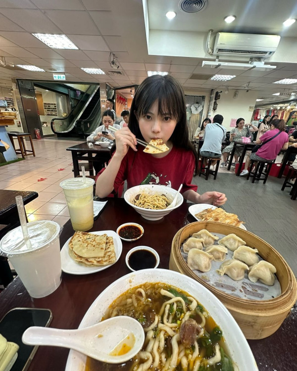 TVB御用學生妹甫近照網友唔認得? 遊台灣狂刷美食 大曬男友視角