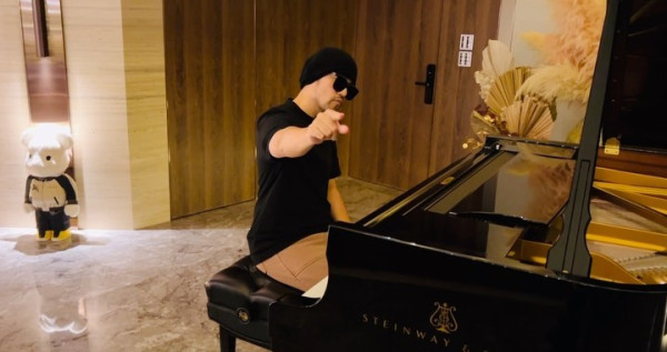 魔羯座男生10大性格特質：分析山羊男喜歡你的行為、愛情攻略、優缺點（圖片來源：Instagram@jaychou）