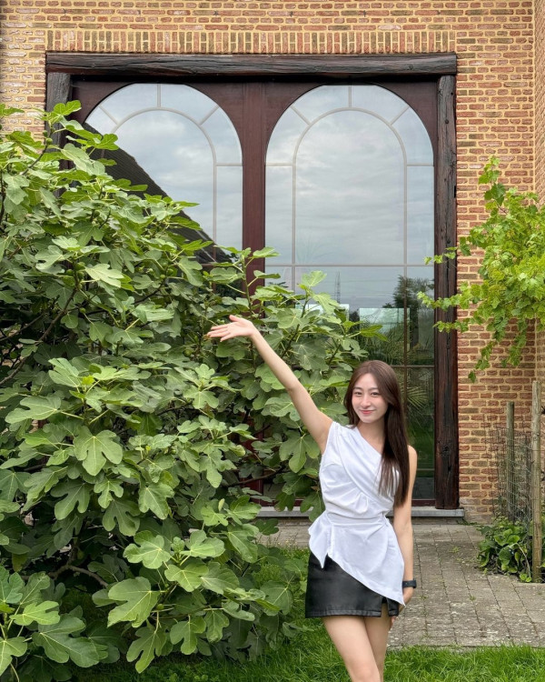 無綫小花歐遊曬好身材 著比堅尼打底被笑「保守」