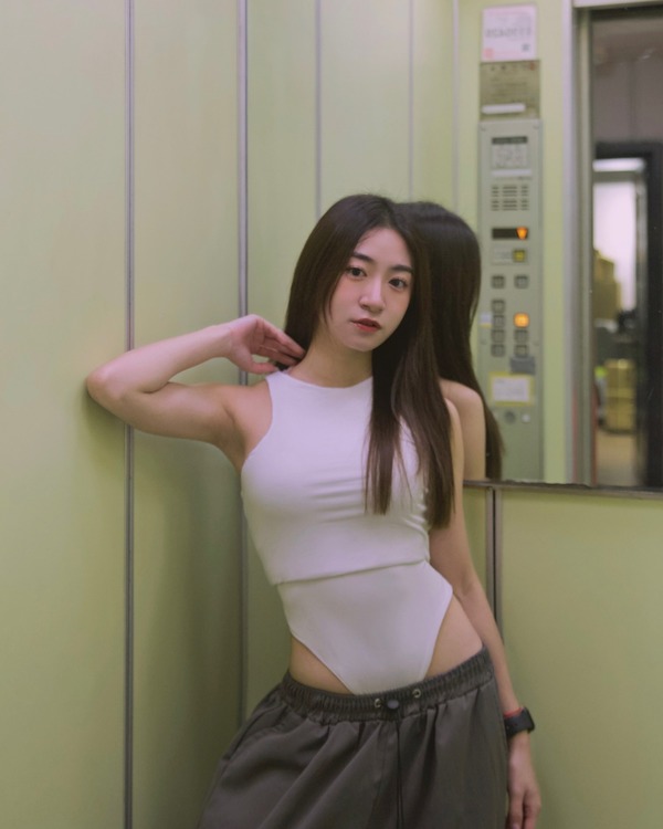 無綫小花歐遊曬好身材 著比堅尼打底被笑「保守」