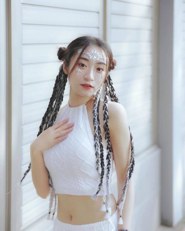 無綫小花歐遊曬好身材 著比堅尼打底被笑「保守」