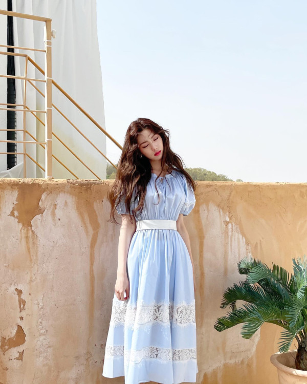 長髮髮型推薦2024｜Nana林珍娜示範6款 中分長直髮/氣質捲髮修飾圓臉