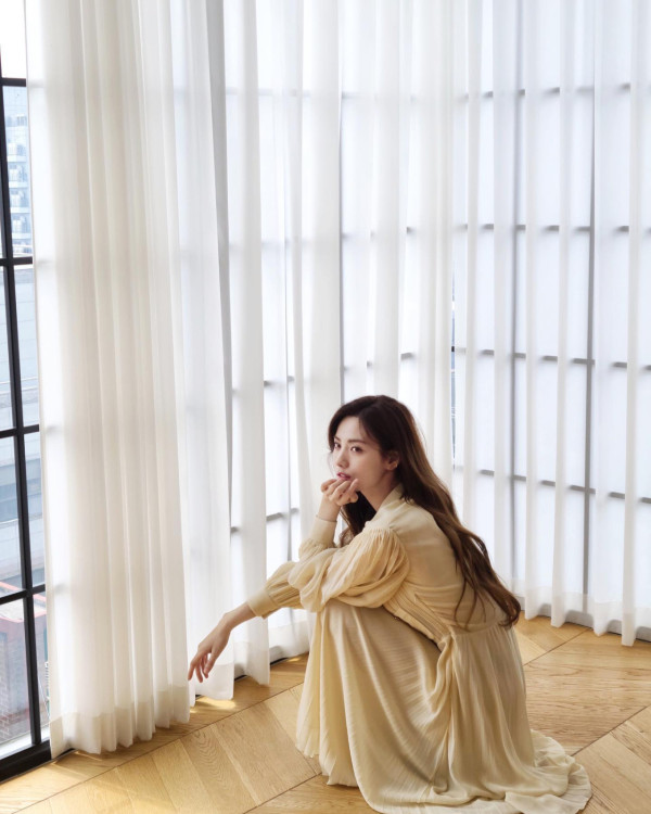 長髮髮型推薦2024｜Nana林珍娜示範6款 中分長直髮/氣質捲髮修飾圓臉