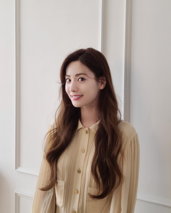 長髮髮型推薦2024｜Nana林珍娜示範6款 中分長直髮/氣質捲髮修飾圓臉