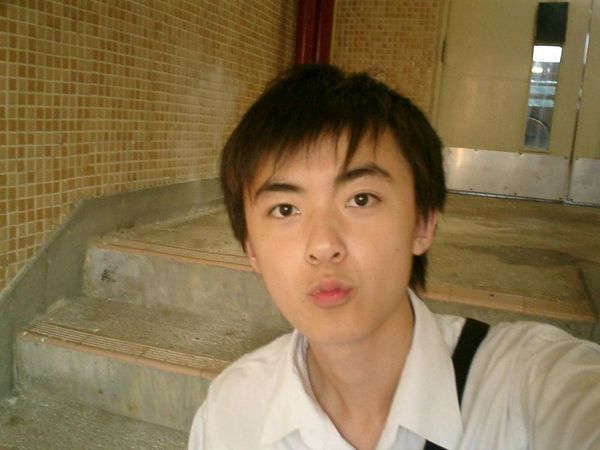 網民機場偶遇李澤楷等飛機！身旁零保鑣！手持驚喜1物勁慳錢 