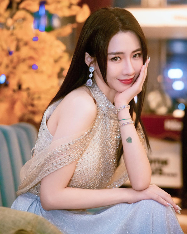 菊梓喬澳門工作與緋聞男友同行？ 保錡Po打卡相一線索疑「洩密」 