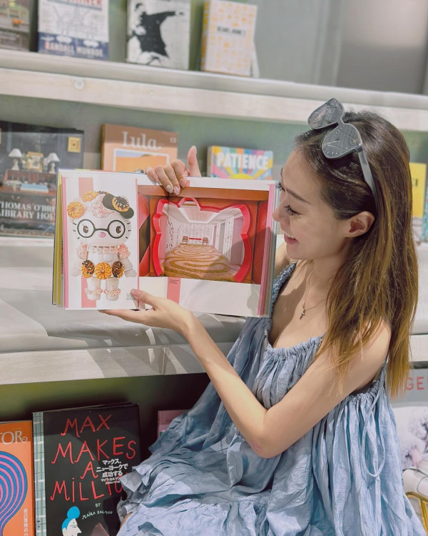 黃心妙遊大阪網紅Cafe瘋狂打卡 疑真空上陣自拍畫面震撼 