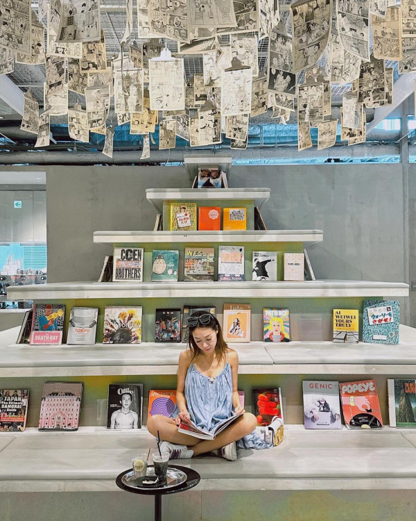 黃心妙遊大阪網紅Cafe瘋狂打卡 疑真空上陣自拍畫面震撼 